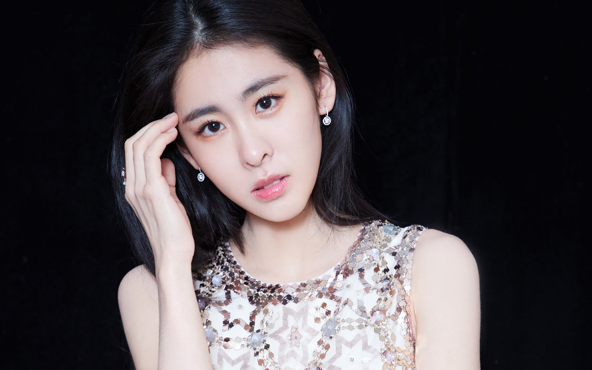 “武术之美:高新体育中心赛场上的身手与气质共舞”