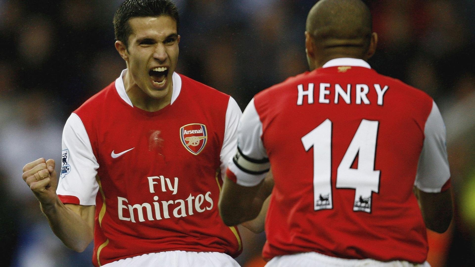 FB体育-“德甲领头羊状态火热，争夺冠军进入白热化”，德甲收官